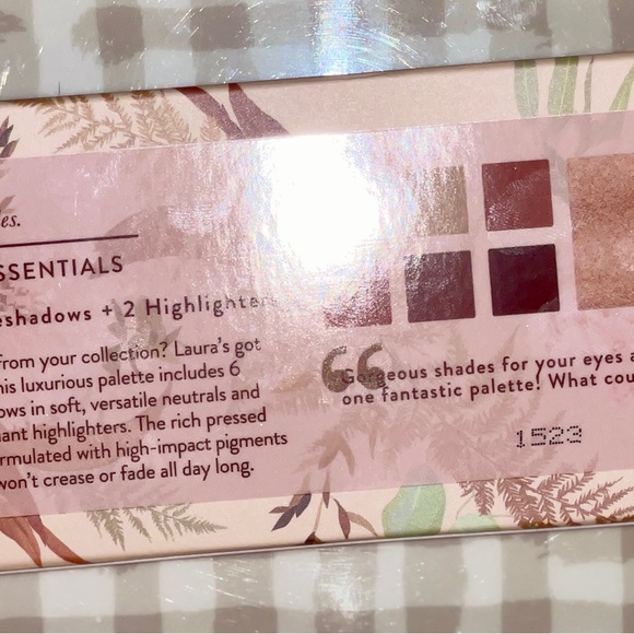 Laura Geller Essentials Soft Satins Palette 8-shades Eyeshadow & Highlighter - Picture 4 of 10